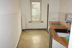 EXKLUSIV NÄHE BILKER ARCADEN MODERN MIT BALKON WANNENBAD EINBAUKÜCHE MÖGL. LAMINAT 3. ETAGE / AUFZUG – Brunnenstr. 20, 40223 Bilk, Düsseldorf – Vorschaubild 8