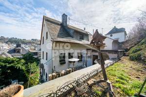 Schickes Wohnhaus mit Einliegerwohnung im Stadtteil Idar! – Die vollständige Adresse der Immobilie erhältst du vom Anbieter., 55743 Idar-Oberstein – Vorschaubild 1