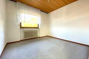 Helles Reiheneckhaus mit viel Platzangebot, Garten und Garage in gewachsenem Wohngebiet von Freiberg – Ludwigsburg (Kreis) – Vorschaubild 14