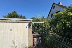 Charmante DHH mit großem Garten – ein Juwel im Dornröschenschlaf in bester Lage in Freiburg – Freiburg im Breisgau – Vorschaubild 3