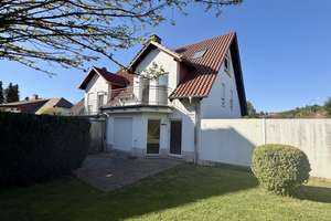 Doppelhaushälfte mit Keller + EBK in Trippstadt – Die vollständige Adresse der Immobilie erhältst du vom Anbieter., 67705 Trippstadt – Vorschaubild 1