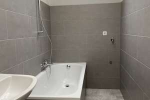 Helle 84-qm Altbau-DG-Wohnung; schöner Grundriss; zentrale Lage – Waldhausener Straße 223, 41061 Am Wasserturm, Mönchengladbach – Vorschaubild 2