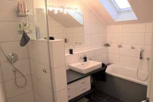 Moderne 2,5 Zimmerwohnung mit großem Süd-West-Balkon und Top-Anbindung – Die vollständige Adresse der Immobilie erhältst du vom Anbieter., 71522 Backnang – Vorschaubild 3