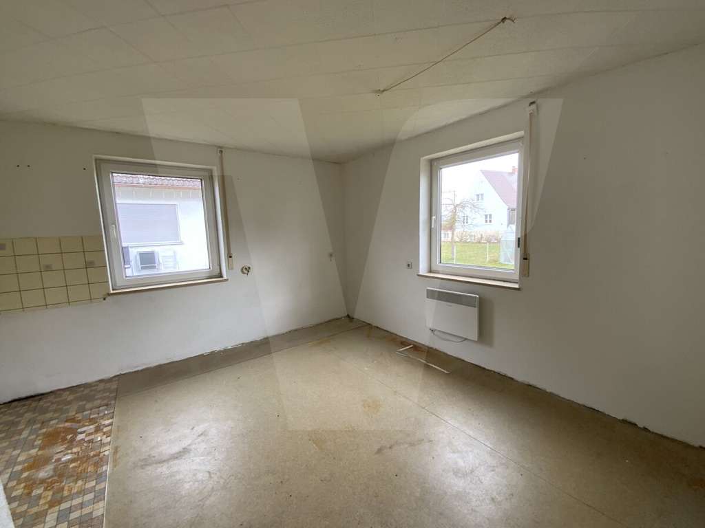 Immobilie in Möttingen - Ein-/Zweifamilienhaus mit großem Garten in ruhiger Wohnlage von Möttingen - Bild 2