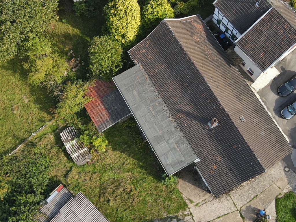 Immobilie in Leichlingen - Fachwerkhaus mit Halle auf riesigem Grundstück. Ideal für Tierhaltung und Gewerbe - Bild 2