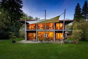 Nachhaltig, wohngesund und lichterfüllt in naturnaher Lage: Individuelles Domizil mit Wohlfühl-Flair