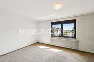 Charmantes Wohnhaus mit Maisonette-Einliegerwohnung in begehrter Lage von Köln-Holweide – Die vollständige Adresse der Immobilie erhältst du vom Anbieter., 51067 Holweide, Köln – Vorschaubild 2