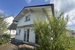 Attraktives Einfamilienhaus mit Einliegerwohnung und flexibler Nutzung – Die vollständige Adresse der Immobilie erhältst du vom Anbieter., 56235 Ransbach-Baumbach – Vorschaubild 3