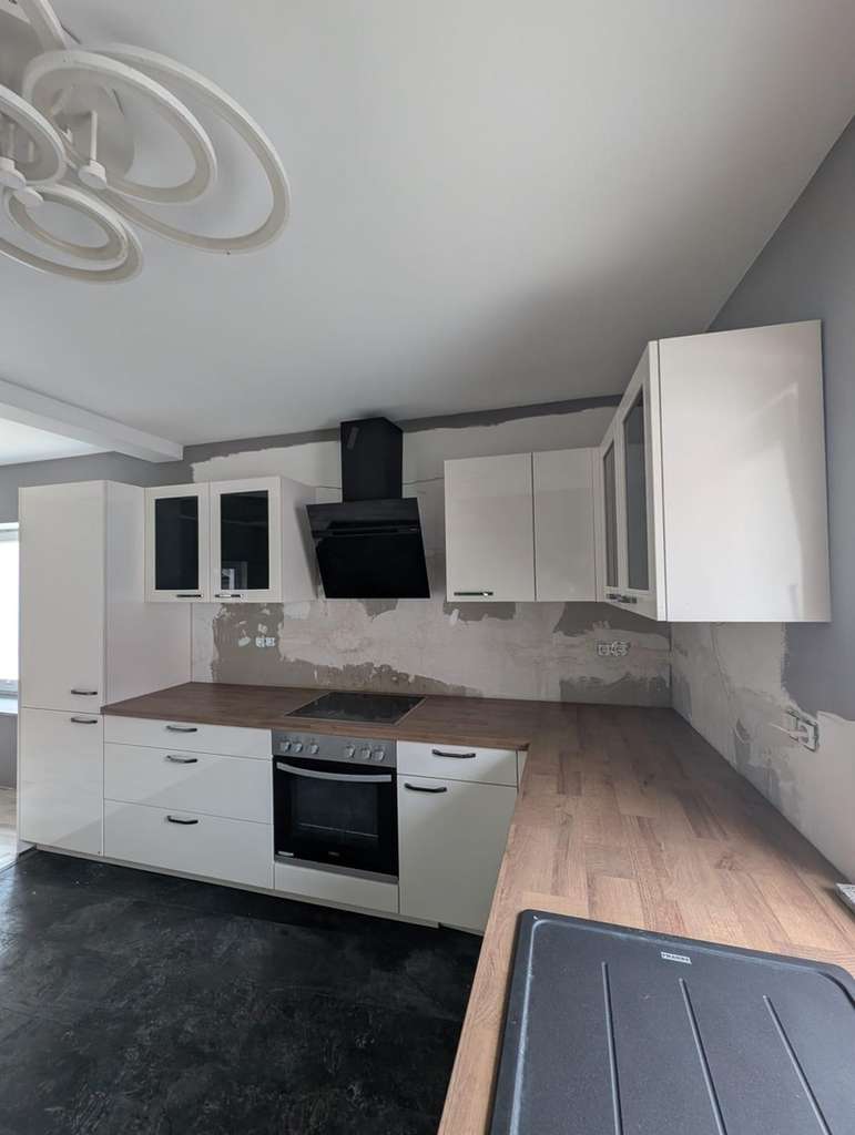 Immobilie in Münsingen - Schickes, provisionsfreies Einfamilienhaus ideal für Heimwerker - Bild 3