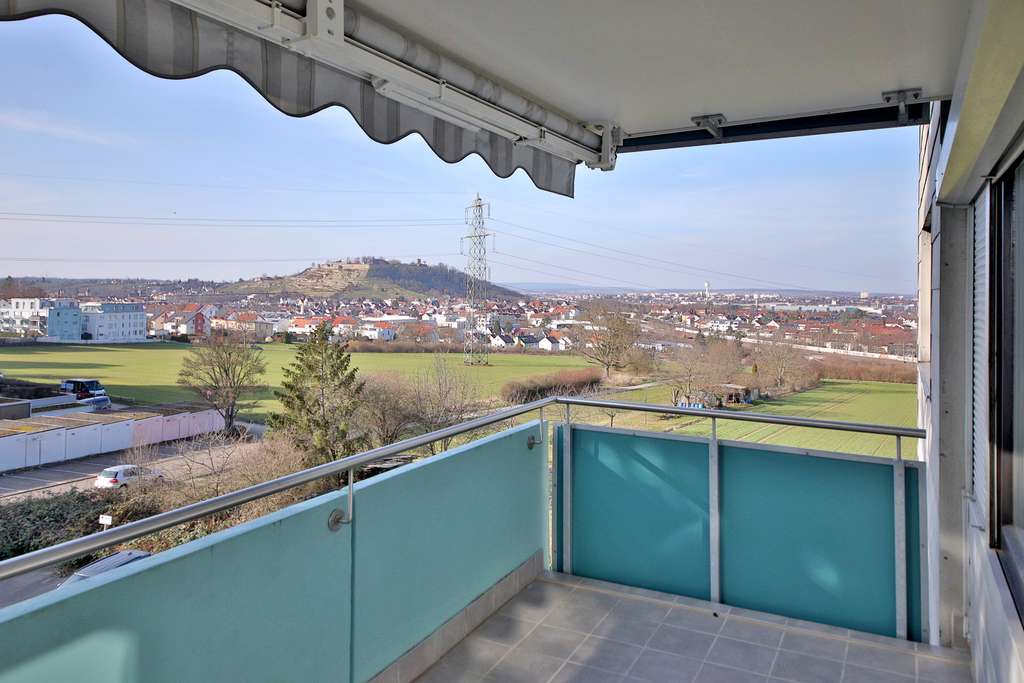 Immobilie in Asperg - Barrierefrei wohnen mit Aufzug, Balkon und Weitblick - Bild 1