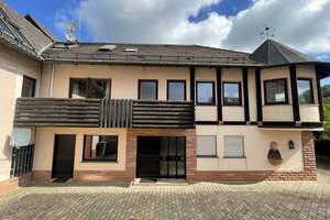 Einfach riesig ... Großzügiges Ein- oder Mehrgenerationenhaus! – Die vollständige Adresse der Immobilie erhältst du vom Anbieter., 63872 Heimbuchenthal – Vorschaubild 1
