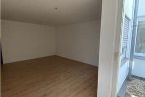 Helle & frisch renovierte Wohnung mit Terrasse im Grünen inkl. TG Stellplatz – Talstraße 69 d, 70188 Gaisburg, Stuttgart – Vorschaubild 2