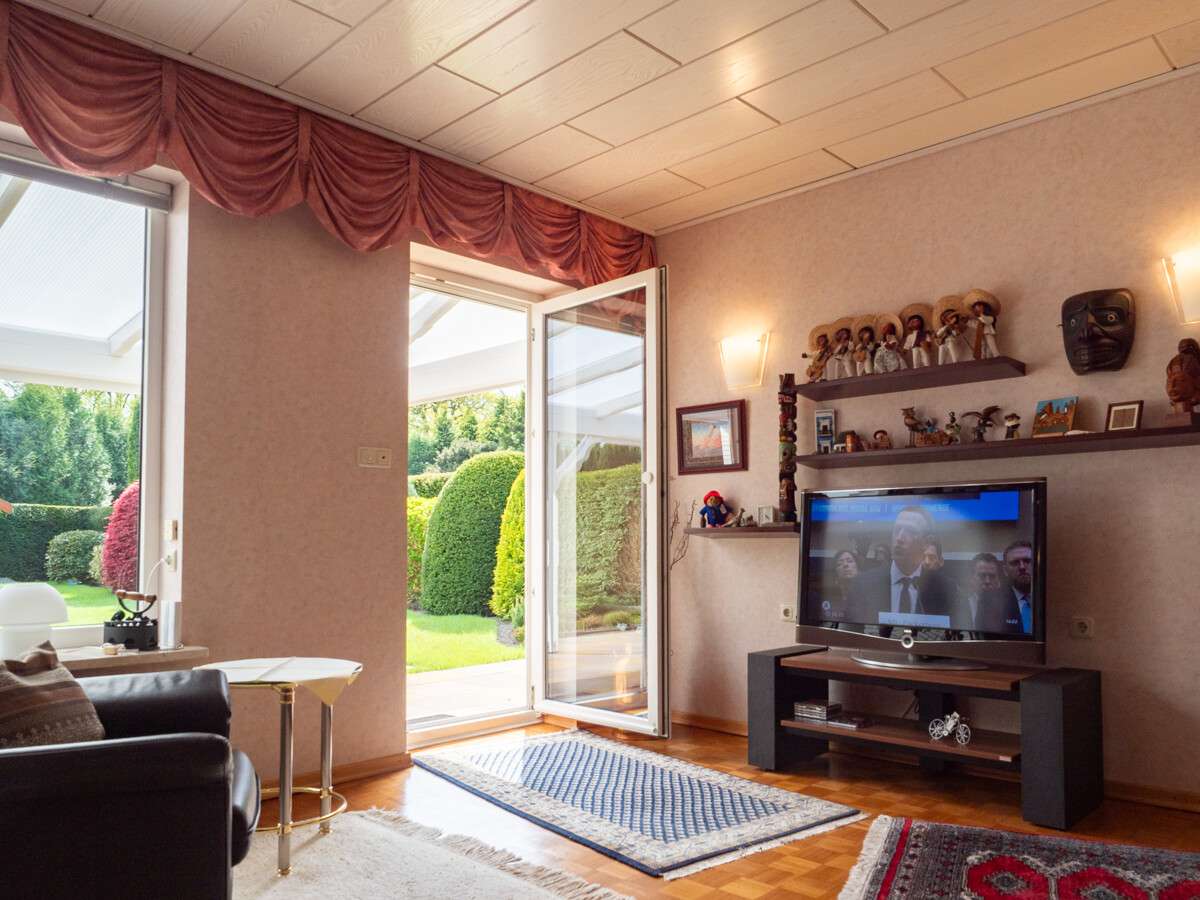 Immobilie in Hasloh - Reihenhaus mit Garage - gepflegt, ruhige Wohnlage, versetzte Bauweise, Ausbaureserve - Bild 3