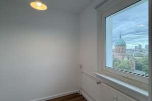 Erstbezug nach umfangreicher Renovierung, möblierte 2,5-Zimmer-Wohnung Berlin Mitte, Toller Ausblick – 10179 Mitte (Ortsteil), Berlin – Vorschaubild 14