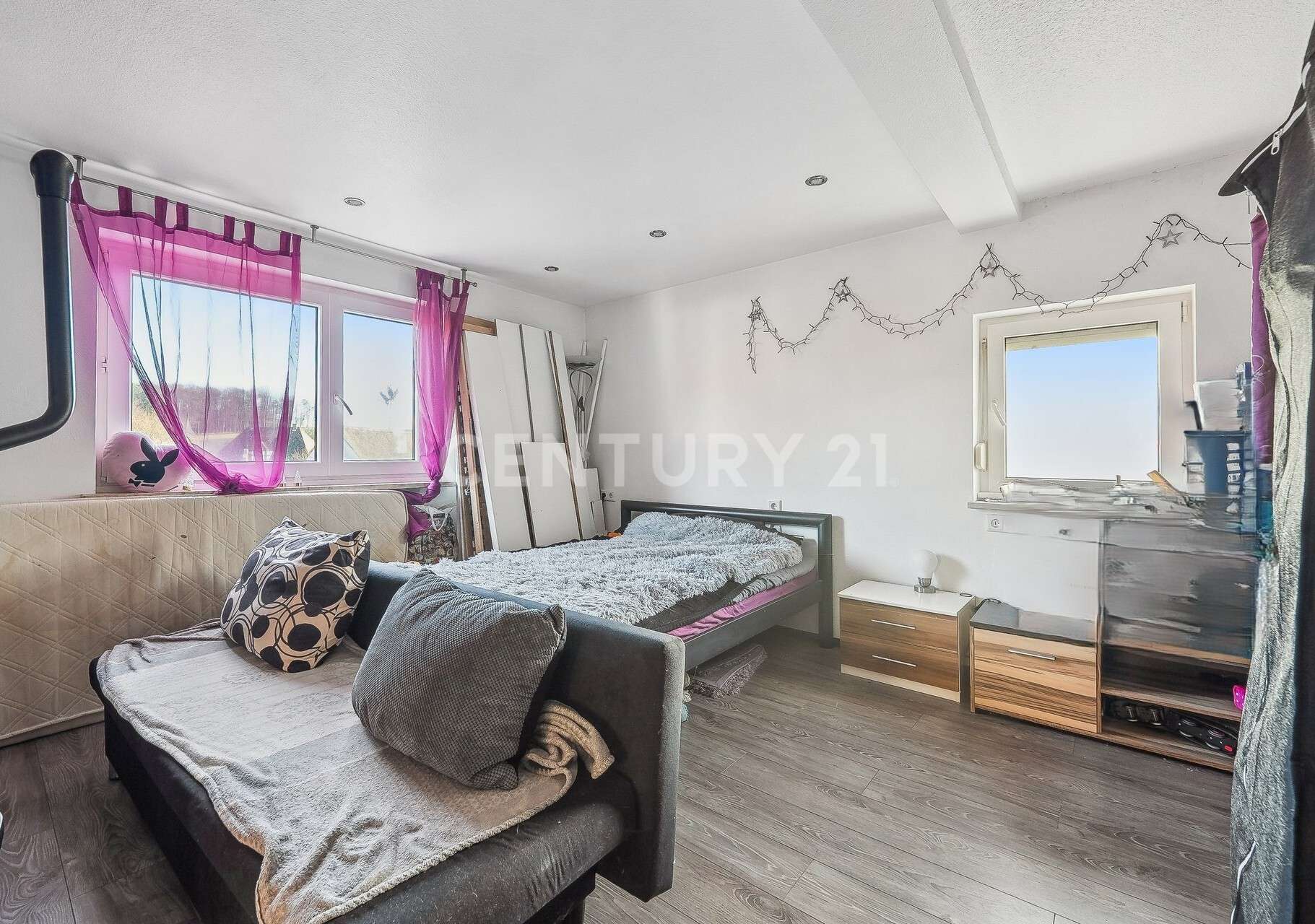 Immobilie in Roßtal - Wohntraum für Mehrgenerationen und Autoliebhaber - Bild 3