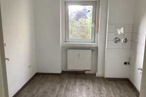Renovierte, helle 2-Zimmer-Wohnung in Schoppershof sucht nette Mieter! – Schoppershofstraße 9, 90489 Nürnberg – Vorschaubild 4