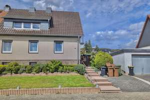 Individuelles Zweifamilienhaus mit großem Grundstück

und Garage in bester Lage von Schauenburg-El – Die vollständige Adresse der Immobilie erhältst du vom Anbieter., 34270 Schauenburg – Vorschaubild 2