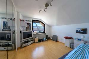 Schöne 2 Zi. Dachgeschoß-Wohnung mit wenig Schräge, Einbauküche und Balkon in ruhiger Lage – Die vollständige Adresse der Immobilie erhältst du vom Anbieter., 75180 Büchenbronn, Pforzheim – Vorschaubild 5