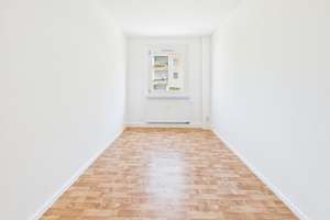 3-Raum-Wohnung mit Balkon auf dem südlichen Sonnenberg – Sonnenstr. 38, 9130 Sonnenberg, Chemnitz – Vorschaubild 3