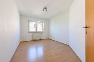 Sonnige und großzügige 3,5 Zi.-Wohnung in ruhiger Ortsrandlage von Reutti – Die vollständige Adresse der Immobilie erhältst du vom Anbieter., 89233 Neu-Ulm – Vorschaubild 11