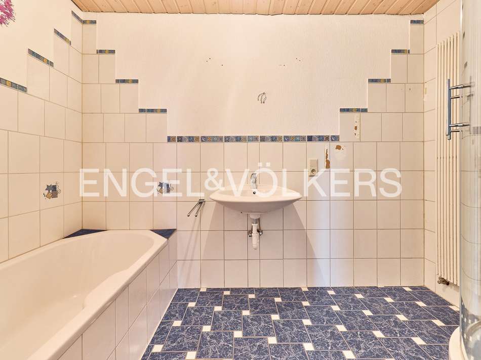 Badewanne in innenliegendem...
