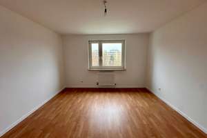 Moderne 3-Zimmer-Wohnung mit Balkon in Nürnberg – Herzogstandstraße 10, 90471 Langwasser Nordwest, Nürnberg – Vorschaubild 2