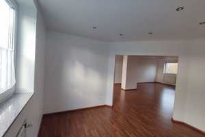 Helle 4-Raum-Dachgeschosswohnung mit EBK und Balkon – Duisburg – Vorschaubild 15