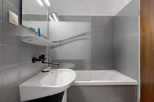 Property thumbnail 7