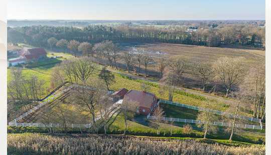 Bild von Modernisiertes Fehnhaus in idyllischer Alleinlage mit Pferdehaltung !