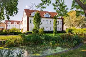 Mietfrei im 1. Monat! Miete ein neues Reihenhaus im Grünen Berlins mit Einbauküche und Stellplatz