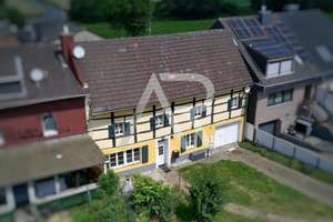 Historischer Charme trifft modernen Wohnkomfort - Zweifamilienhaus in Jülich-Merzenhausen! – Die vollständige Adresse der Immobilie erhältst du vom Anbieter., 52428 Jülich – Vorschaubild 1