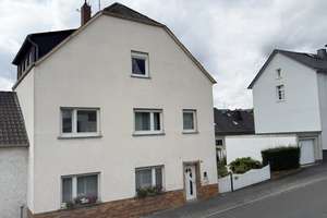 VIEL PLATZ. VIELE MÖGLICHKEITEN. EIN HAUS MIT HERZ *** www.WohnTraumVermittlung.com – Die vollständige Adresse der Immobilie erhältst du vom Anbieter., 65618 Selters (Taunus) – Vorschaubild 2