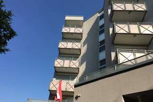 Modernisierte 1-Zimmer-Wohnung im EG. mit Terrasse und TG an Dianaplatz