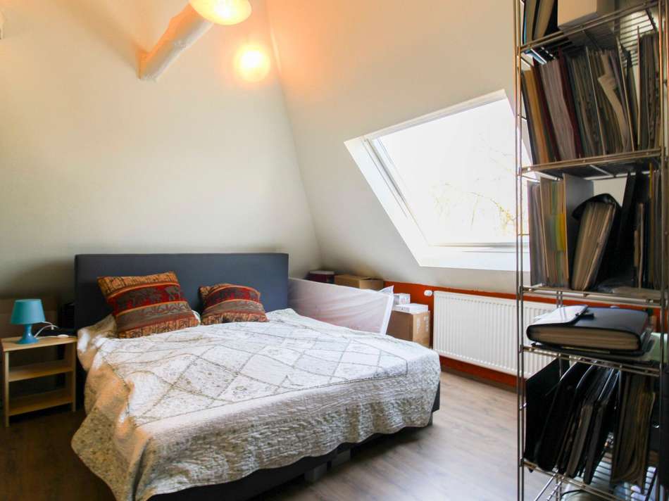 Wohngebäude, Schlafzimmer 1