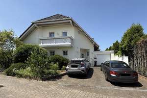 Großzügiges, freistehendes Architektenhaus mit super schönem Garten und tollem Blick in Weinbe – Die vollständige Adresse der Immobilie erhältst du vom Anbieter., 55435 Gau-Algesheim – Vorschaubild 3