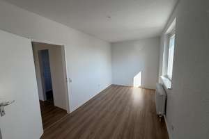Großzügig wohnen in Salzgitter-Bad: 3-Zimmer-Wohnung mit Balkon – Erikastraße 46a, 38259 Salzgitter-Bad, Salzgitter – Vorschaubild 3