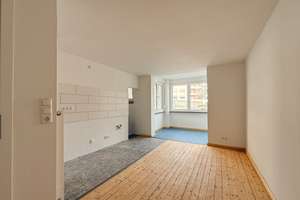 Renovierte 2-Zimmer-Wohnung mit Tageslichtbad in Sandhofen – Die vollständige Adresse der Immobilie erhältst du vom Anbieter., 68307 Sandhofen, Mannheim – Vorschaubild 1