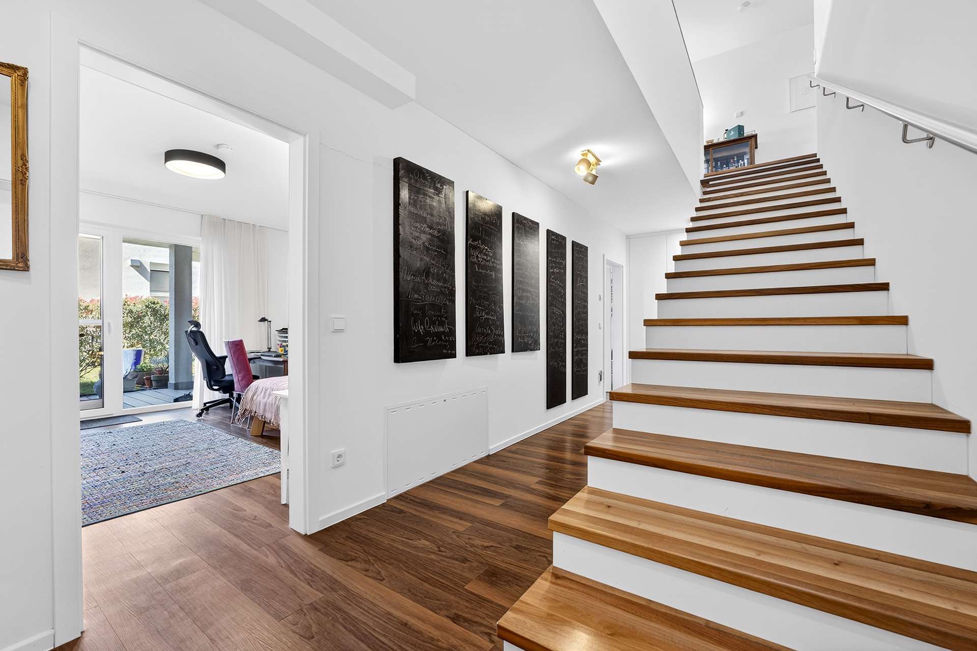 Trier-Feyen: Wohnen wie im eigenen Haus - moderne Duplex-ETW mit Terrasse, Garten & Sauna, Trier – Bild 2