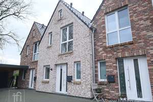 Mit Wärmepumpe und PV-Anlage: Energieeffizientes Reihenmittelhaus in ruhiger Lage – Die vollständige Adresse der Immobilie erhältst du vom Anbieter., 26639 Wiesmoor – Vorschaubild 1