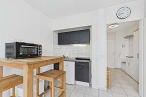 BIEBRICHER ALLEE - HELLES APARTMENT MIT BALKON, TAGESLICHTBAD UND KELLER – Die vollständige Adresse der Immobilie erhältst du vom Anbieter., 65187 Biebrich, Wiesbaden – Vorschaubild 2