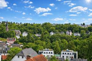 Über den Dächern von Sonnenberg!
Freistehendes Haus mit viel Platz in Wiesbadens Top Wohnlage! – Die vollständige Adresse der Immobilie erhältst du vom Anbieter., 65193 Sonnenberg, Wiesbaden – Vorschaubild 2