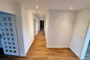 Frisch sanierte 4-Zimmer Wohnung mit im Grünen! – Klerschweg 11, 50968 Köln – Vorschaubild 1
