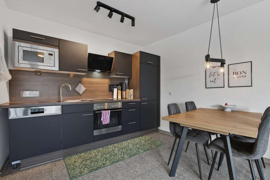 Immobilie in Hatzenbühl - Charmante 2-Zimmer-Wohnung in in der Südpfalz – selbst einziehen oder neu vermieten - Bild 2