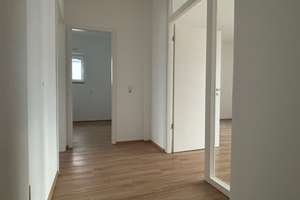 Moderne 3-Zimmer-Wohnung mit großer Dachterrasse und EBK in Niederkassel – Gladiolenweg 47, 53859 Niederkassel – Vorschaubild 6