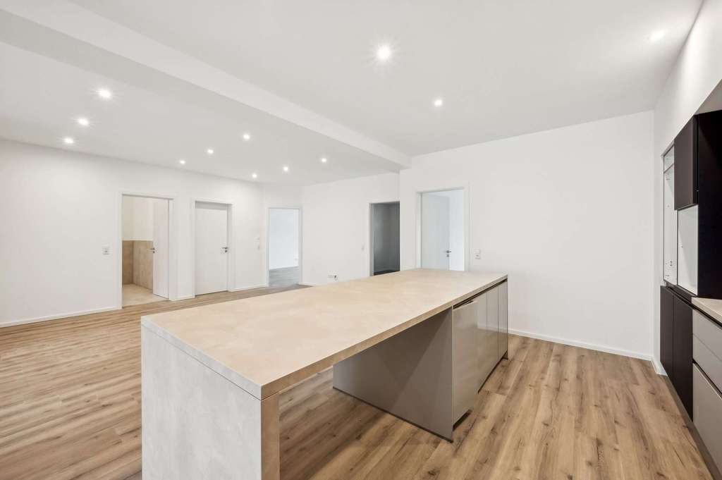 Immobilie in Engen - Seltene Gelegenheit: Saniertes Mehrfamilienhaus mit fast 500 m² - flexibel, wertstabil, stark - Bild 4