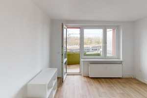 2-Zimmer-Wohnung mit Balkon und Tageslichtbad – Gustav-Freytag-Str. 2, 9111 Chemnitz – Vorschaubild 1