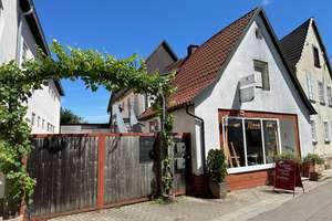 ++ Wohn-/Geschäftshaus - ca. 483m² Wfl./Nfl. - mit ELW, Hof, Terrasse &  Garten in ruhiger Lage ! ++ – Die vollständige Adresse der Immobilie erhältst du vom Anbieter., 76831 Billigheim-Ingenheim – Vorschaubild 2