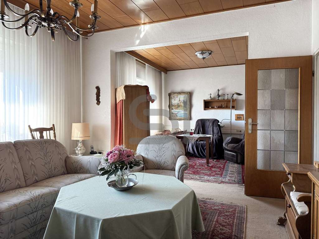 Immobilie in Erwitte - Platzwunder für die ganze Familie: Großzügiges Wohnen mit neun Zimmern & traumhaftem Garten - Bild 1