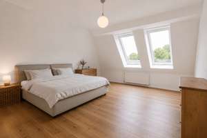 Großzügige Dachgeschosswohnung mit großer Terrasse, Parkett und Stellplatz – Die vollständige Adresse der Immobilie erhältst du vom Anbieter., 12109 Mariendorf, Berlin – Vorschaubild 2