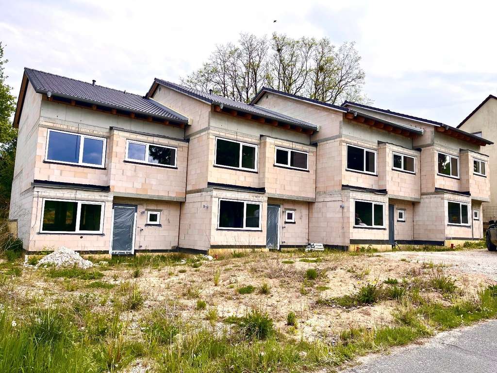 Immobilie in Kammerstein - Neubau-Reihenendhaus im Rohbauzustand – Ihr Ausbau, Ihr Stil, Ihr Zuhause - Bild 1